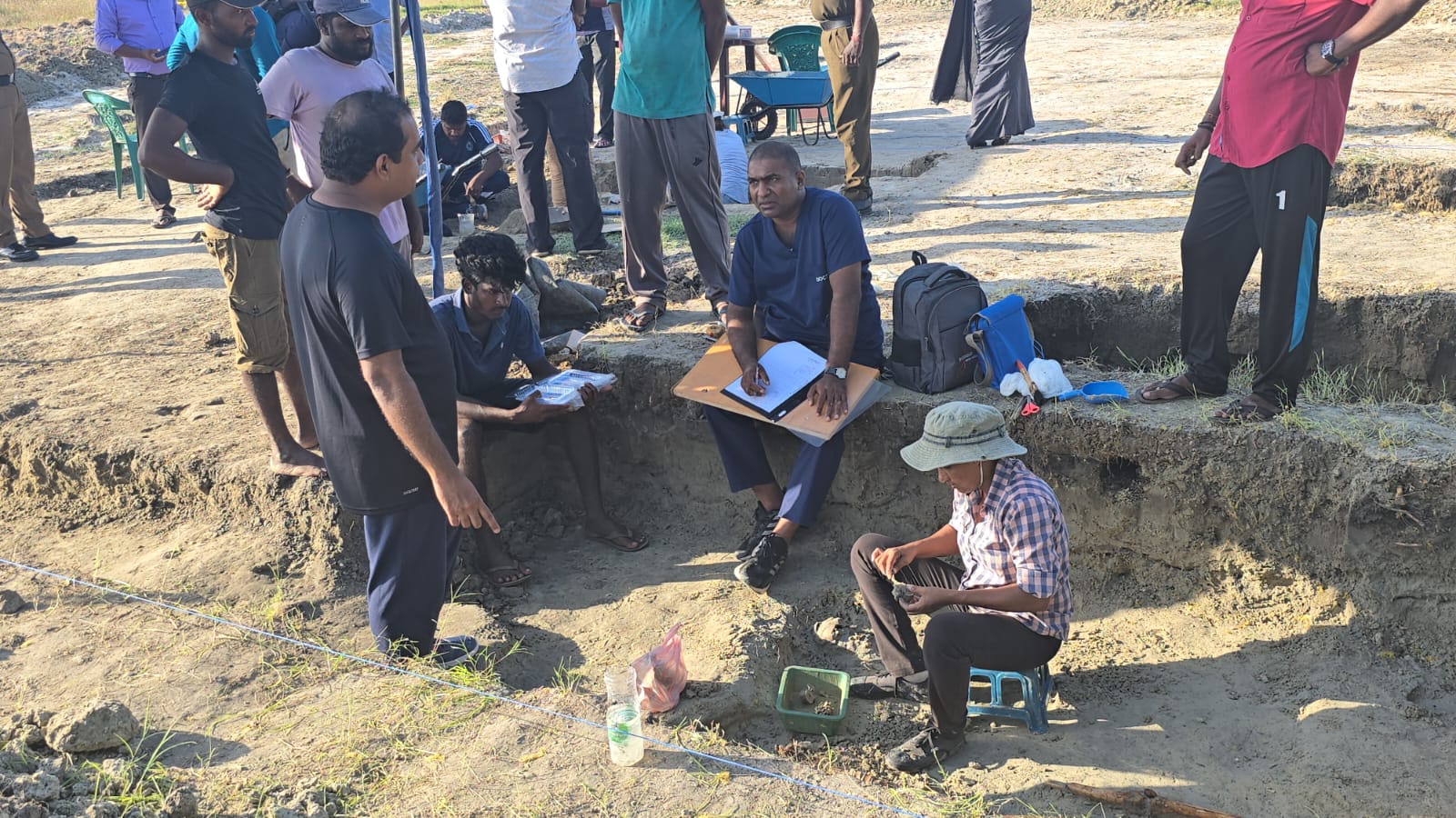 செம்மணி மனித புதைகுழி!- ஒரு முழு மனித எலும்பு கூட்டு தொகுதி மீட்பு