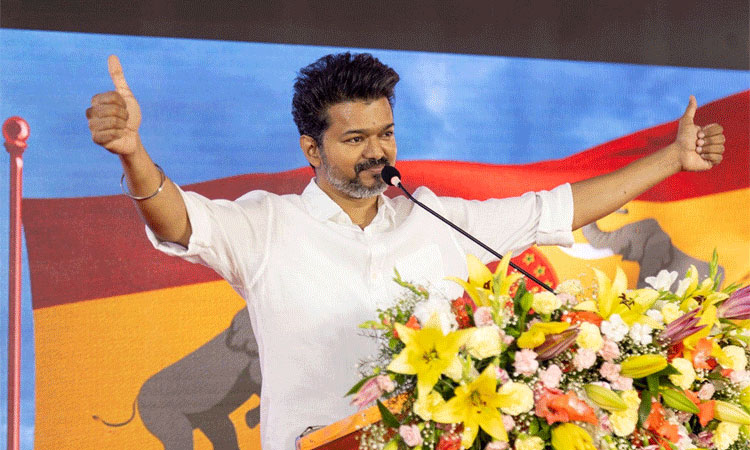 விமான விபத்தில் உயிரிழந்தவர்களுக்கு விஜய் இரங்கல்!
