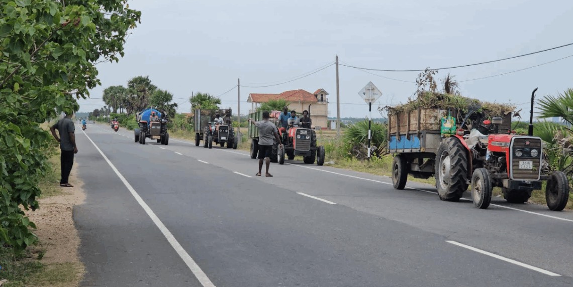 கழிவகற்றும் வாகனங்களை மறித்து கல்லூண்டாய் பகுதியில் மக்கள் போராட்டம்!