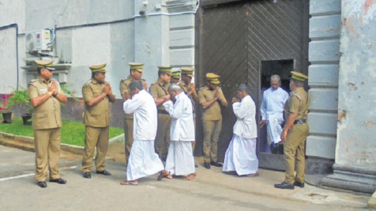 ஜனாதிபதி பொது மன்னிப்பு குறித்து சி.ஐ.டி. விசாரணை!