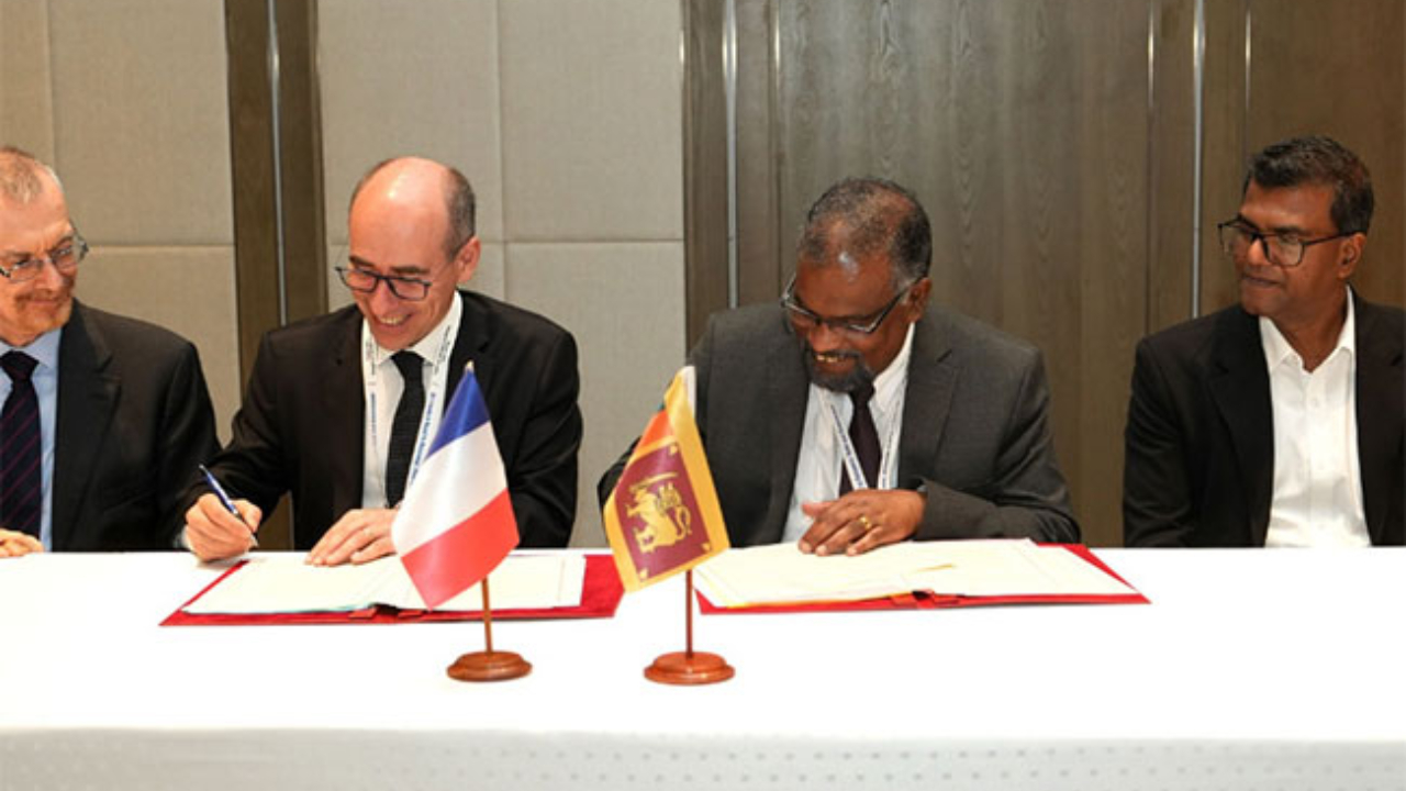 கடன் மறுசீரமைப்பு ஒப்பந்தத்தில் கையெழுத்திட்ட இலங்கை – பிரான்ஸ்