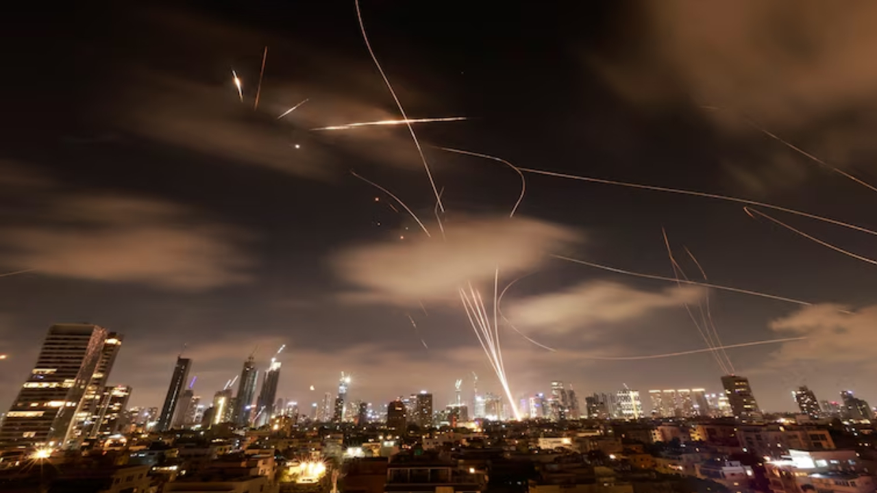 இஸ்ரேல்-ஈரான் போர் ஆறாவது நாள்; தெஹ்ரானை நிபந்தனையின்றி சரணடையுமாறு ட்ரம்ப் அழைப்பு!