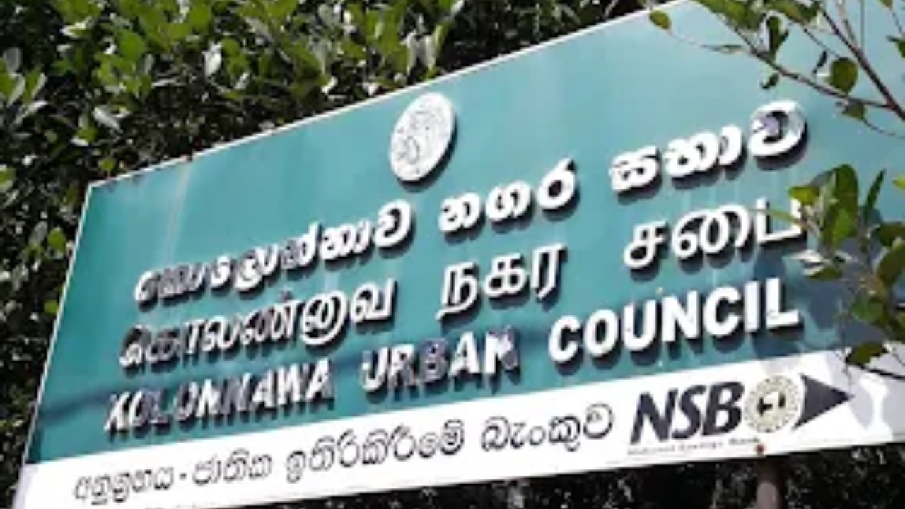 கொலன்னாவை நகர சபையில் குழப்பம்: சுசில் குமார இடைநீக்கம்!