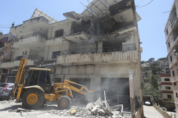 லெபனான்  மீது இஸ்ரேல் நடத்திய வான்வழித் தாக்குதலில் ஒருவர் கொல்லப்பட்டதோடு 11பேர் காயம்!