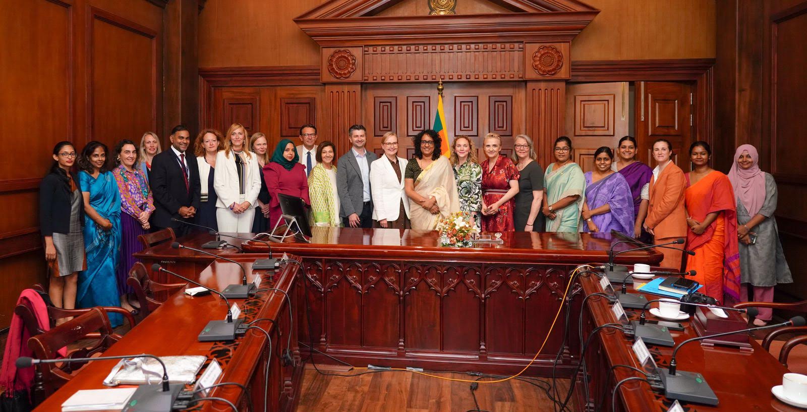 ஐரோப்பிய பாராளுமன்ற பிரதிநிதிகள் குழு,  சீன வர்த்தக அமைச்சர் ஆகியோருடன்  பிரதமர் சந்திப்பு!