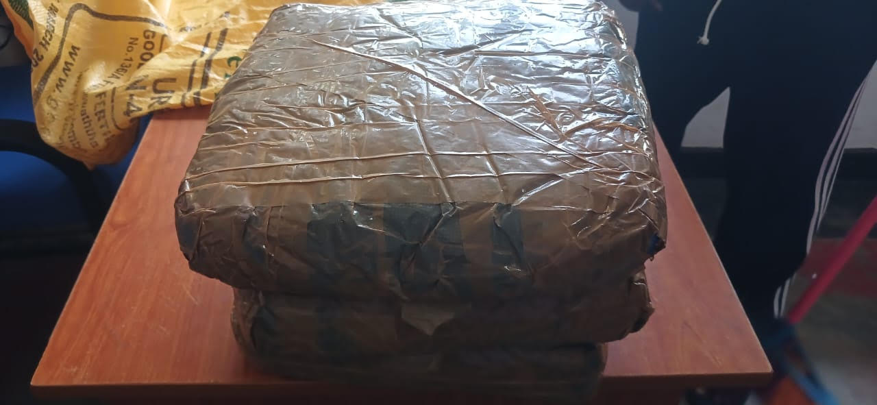 கிளிநொச்சி வீட்டில் மறைத்து வைப்பட்டிருந்த பாரியளவிலான கஞ்சா மீட்பு!