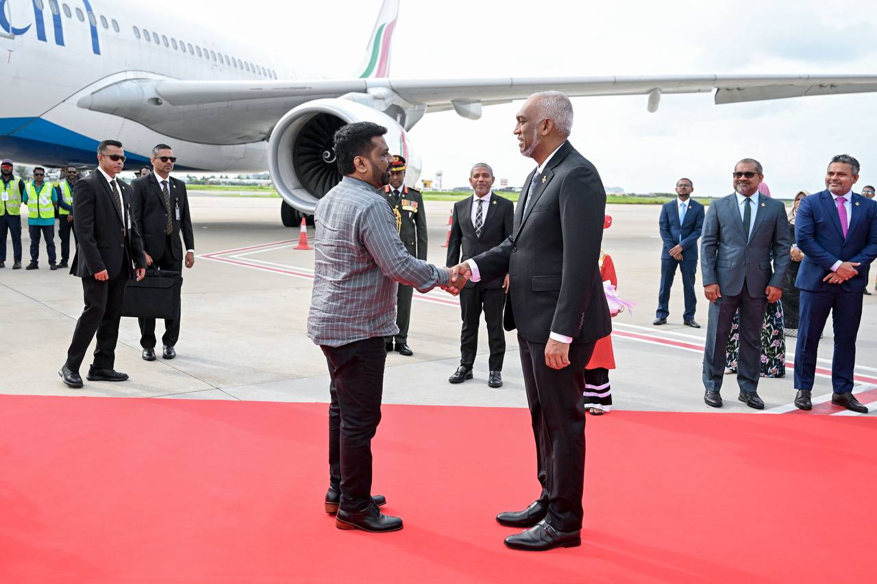 மாலைத்தீவுக்கு சென்றடைந்த ஜனாதிபதிக்கு அமோக வரவேற்பு!