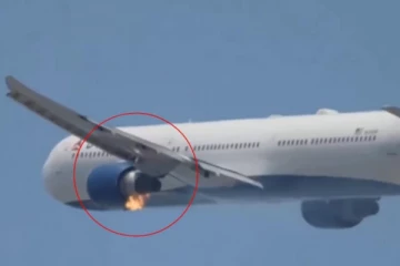 அட்லாண்டா நோக்கிப் பயணித்த விமானத்தில் தீ விபத்து!