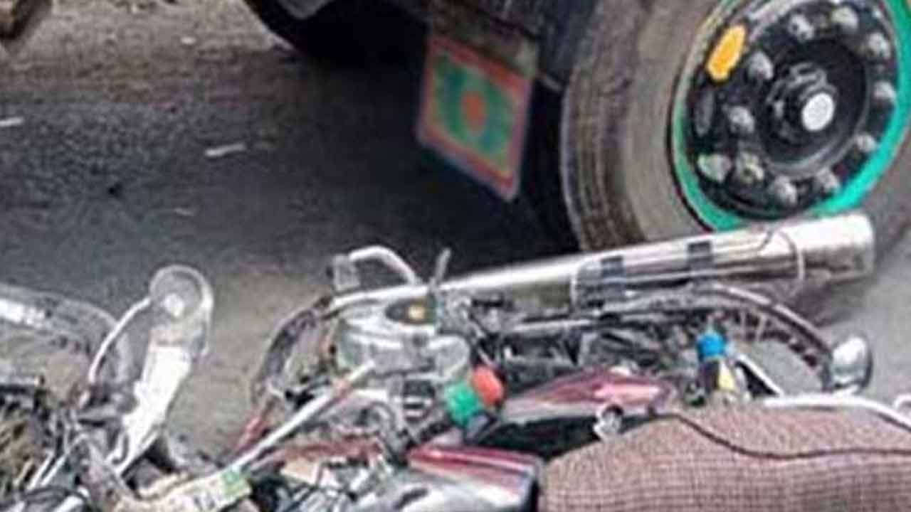 மோட்டார் சைக்கிள் – லொறி விபத்தில் ஒருவர் உயிரிழப்பு!