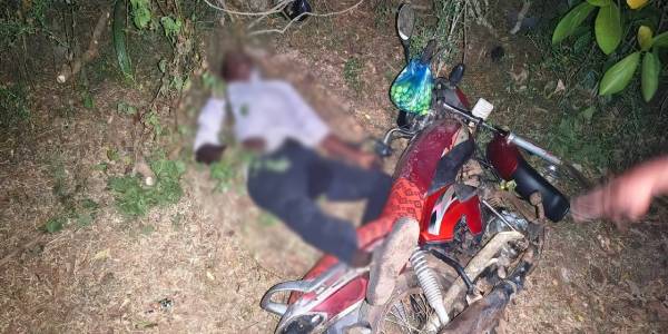 வவுனியா கூமாங்குளம் பகுதியில் பொலிஸார்  துரத்தியதில் ஒருவர் உயிரிழப்பு!