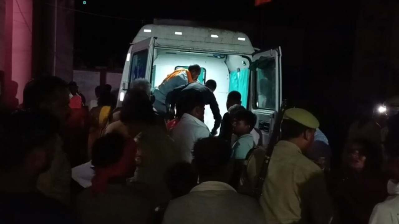 உத்தரப் பிரதேச ஆலய அனர்த்தத்தில் இருவர் உயிரிழப்பு, 29 பேர் காயம்!