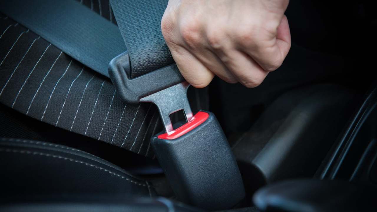 சீட் பெல்ட் சட்டங்கள் கடுமையாக்கப்படும் – அமைச்சர் பிமல்!