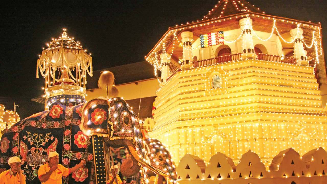 கண்டி எசல திருவிழாவின் முதல் கும்பல் பெரஹரா இன்று!