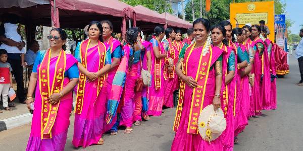 மரபிழந்த பாரம்பரிய பண்பாட்டை வெளிப்படுத்தி வவுனியாவில் பண்பாட்டு ஊர்த்திப் பவனி முன்னெடுப்பு!