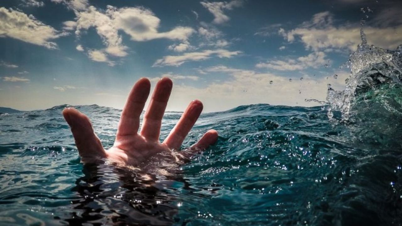 பலத்த நீரோட்டத்தில் அடித்துச் செல்லப்பட்ட நால்வர் மீட்பு!