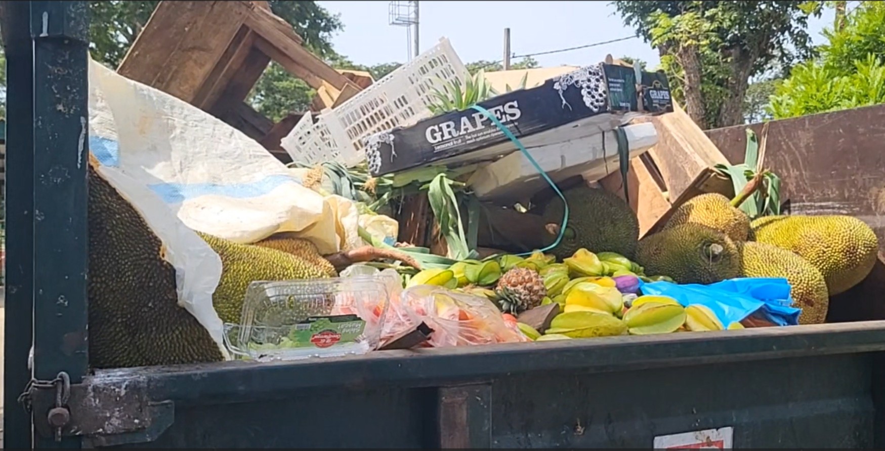 வவுனியாவில் நடைபாதை வர்த்தக நிலையங்கள் அகற்றல்!