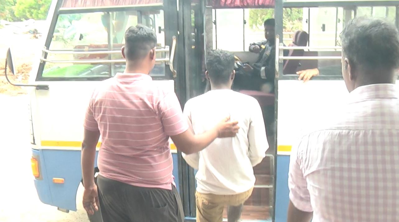 கடல் மார்க்கமாக இந்தியாவுக்குச் சென்ற இலங்கையர் ராமேஸ்வரம் பொலிசாரிடம் ஒப்படைப்பு