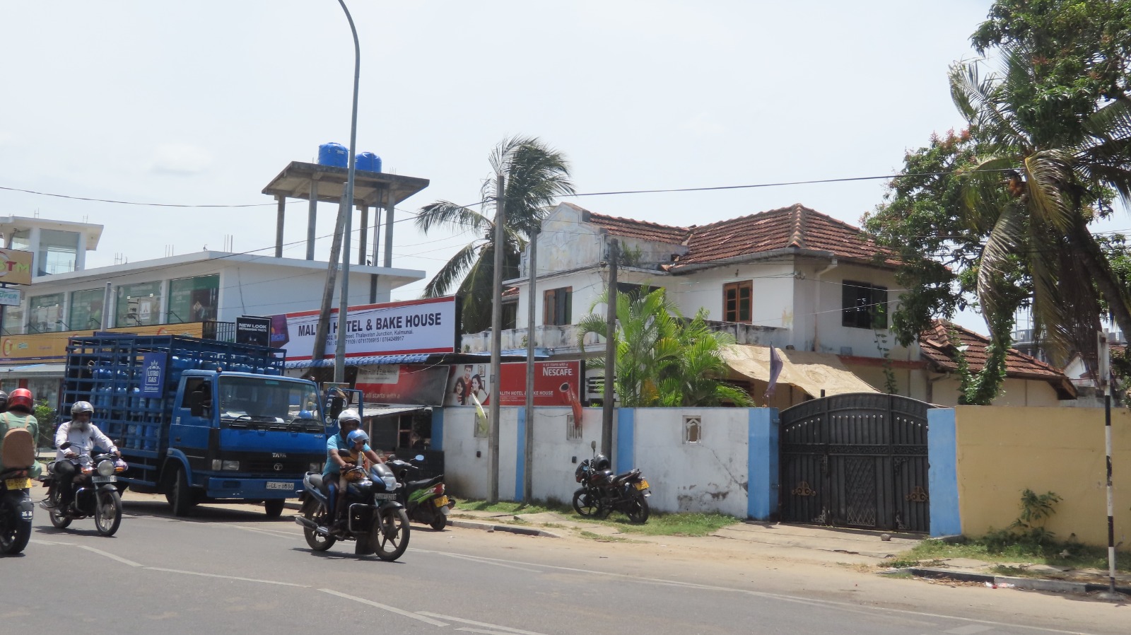 பிள்ளையான் குழுவின் அலுவலகமாக செயற்பட்ட பாரிய வீட்டில்  சோதனை முன்னெடுப்பு!