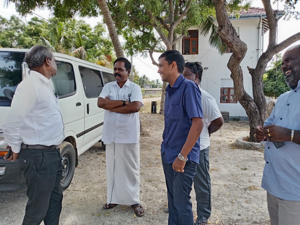 இந்திய மீனவர்களின் படகுகளால் இடரை எதிர்நோக்கியுள்ள மயிலிட்டி மீனவர்கள்! தீர்வினை பெற்றுத்தர ஸ்ரீதரன் நடவடிக்கை!