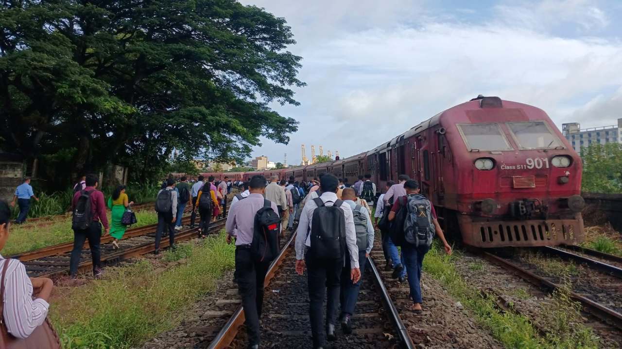 ரயில் சேவை பாதிப்பு!