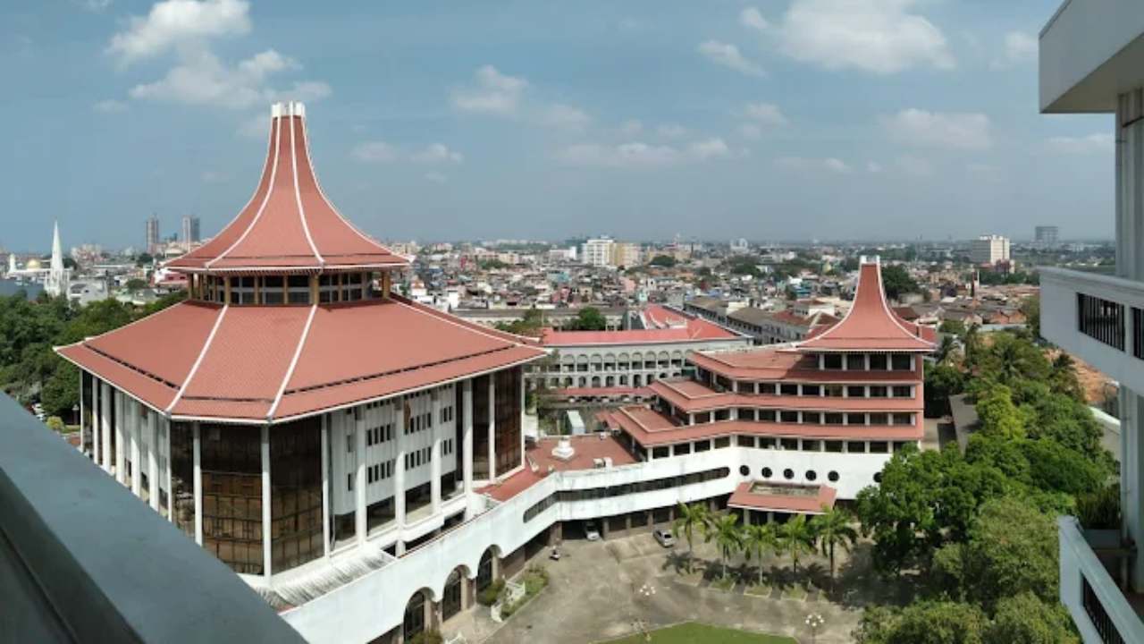 அரசாங்கத்தின் சட்டமூலத்துக்கு எதிராக மேலும் மூன்று மனுத்தாக்கல்!