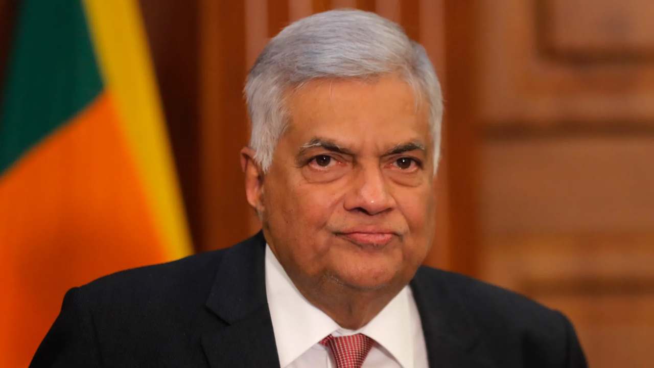 முன்னாள் ஜனாதிபதி ரணிலின் தனிப்பட்ட செயலாளர் சி.ஐ.டி.யில் முன்னிலை!