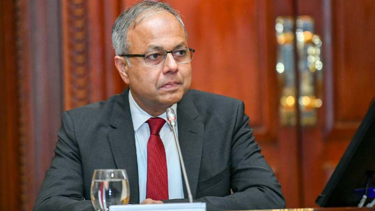 சாகல ரத்நாயக்க சிஐடியில் முன்னிலை!