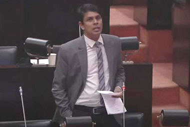 நாடாளுமன்ற உறுப்பினர் இராமநாதன் அர்ச்சுனா அவரது ஆசனத்தை மாற்றுமாறு சபாநாயகரிடம்கோரிக்கை!