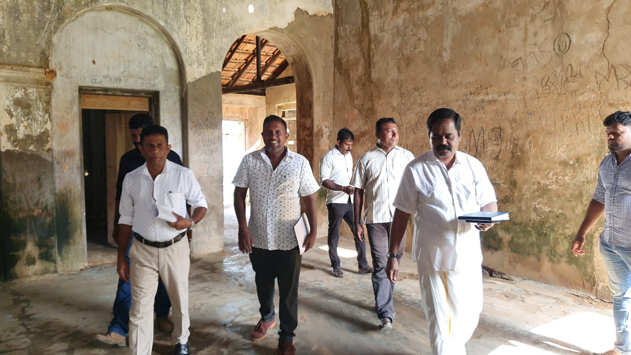 மந்திரிமனையை பார்வையிட சென்ற நாடாளுமன்ற உறுப்பினர்  சிறிதரன்!