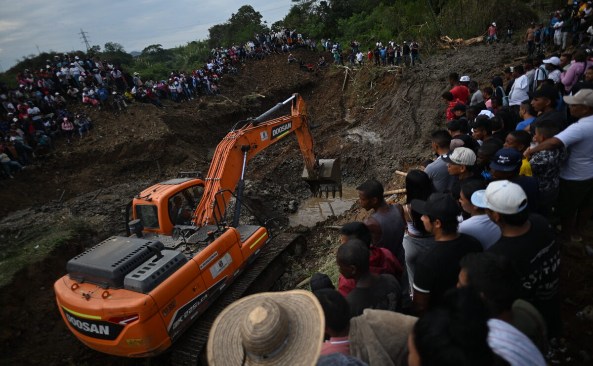 கொலம்பியாவில் இடிந்து விழுந்த தங்கச் சுரங்கம் – 7 பேர் ஆபத்தான நிலையில்