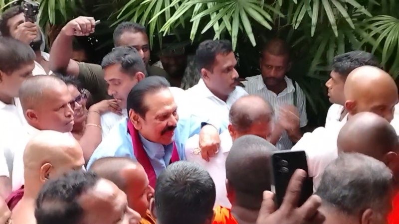 மஹிந்த ராஜபக்ஷவை சந்திக்க படையெடுக்கும் மக்கள்!