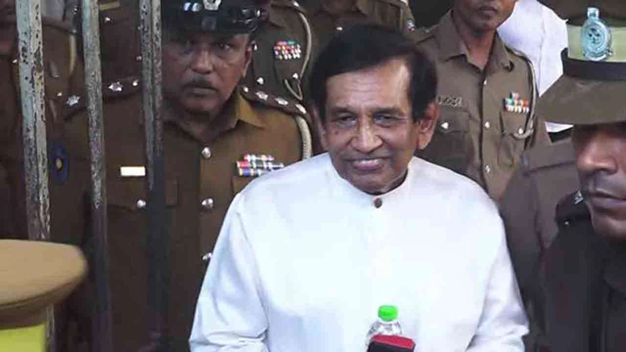 இலஞ்ச ஊழல் ஒழிப்பு ஆணைக்குழுவில் ஆஜரரானார் ராஜித சேனாரத்ன!