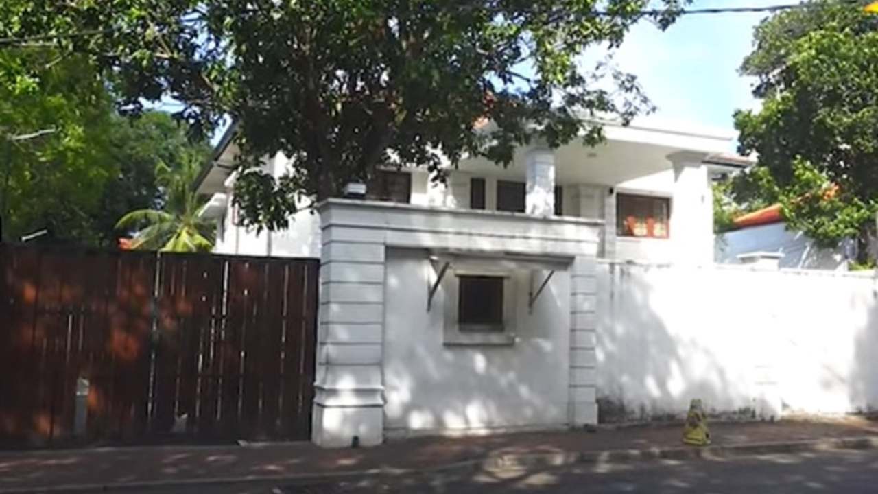 உத்தியோகபூர்வ இல்லத்தை காலி செய்தார் மைத்திரி!