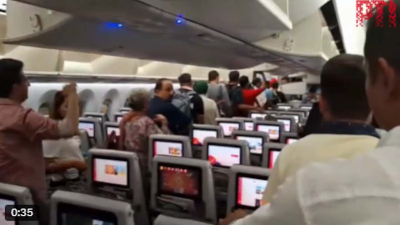 ஏர் இந்தியா சிங்கப்பூர் விமானத்தில் கோளாறு – பயணிகள் அவதி!