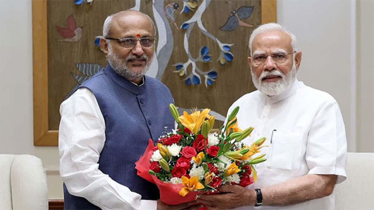 இந்தியாவின் 15 ஆவது துணை ஜனாதிபதியாக சி.பி. ராதாகிருஷ்ணன் பதவியேற்பு!