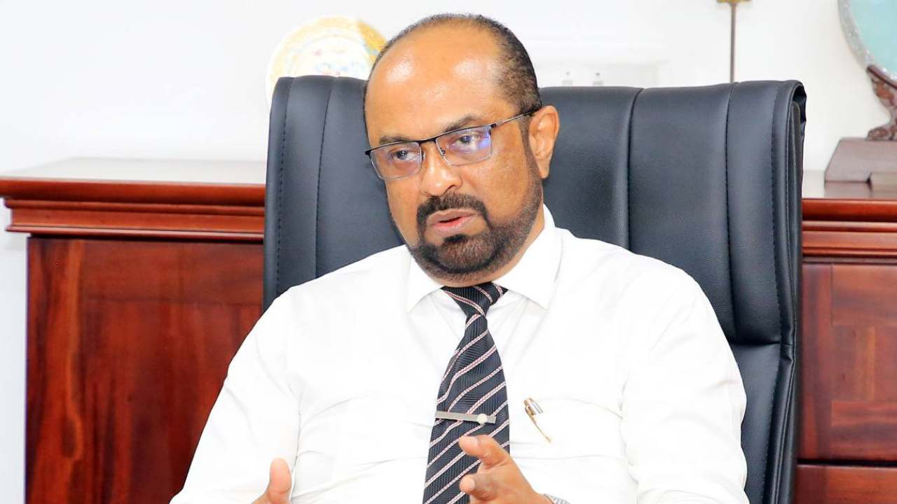 மின்சார சபை ஊழியர்கள் இழப்பீட்டுடன் வெளியேறலாம் – அரசாங்கம்!