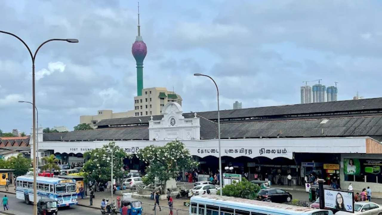 கொழும்பு கோட்டை ரயில் நிலையத்தை நவீன வசதியுடன் புதுப்பிக்க நடவடிக்கை!