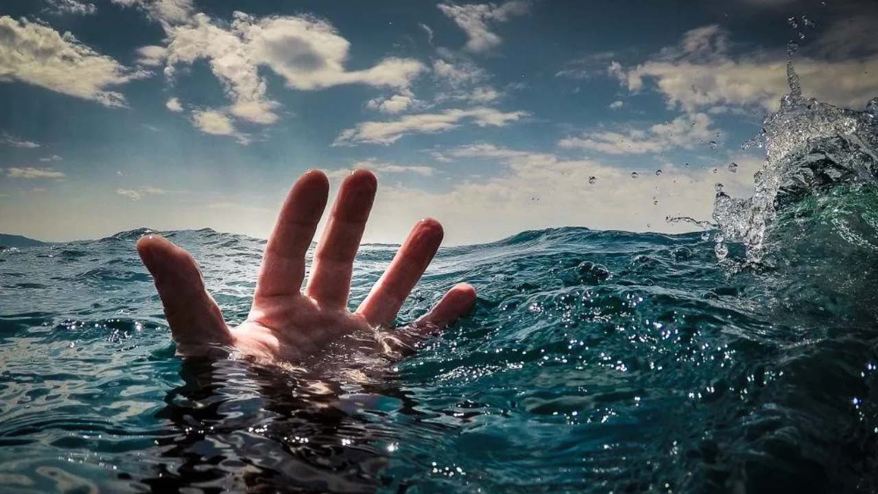 ஹோட்டல் நீச்சல் குளத்தில் மூழ்கி 23 வயது இளைஞர் உயிரிழப்பு!