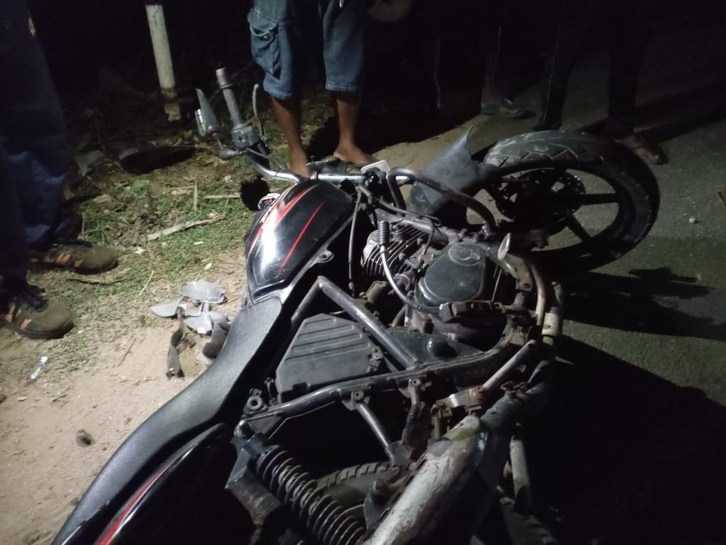 யாழில் மோட்டார் சைக்கிள் மீது  இராணுவத்தினரின் வாகனம் மோதியதில் இளைஞர் படுகாயம்!