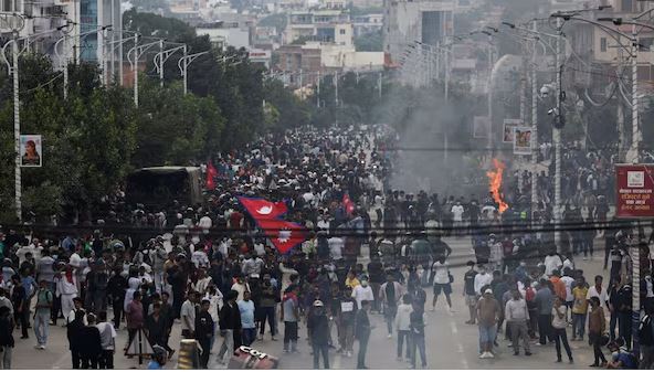 நேபாளத்தில் 1,500 கைதிகள் தப்பியோட்டம்!