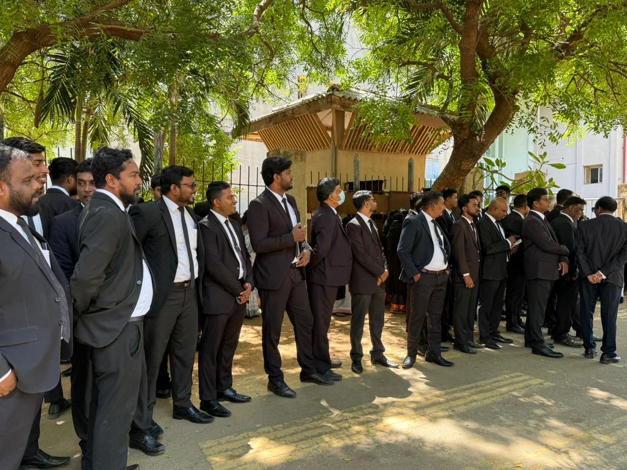 வட மாகாண சட்டத்தரணிகள் இன்று ஒருநாள் பணிப்புறக்கணிப்பில்!