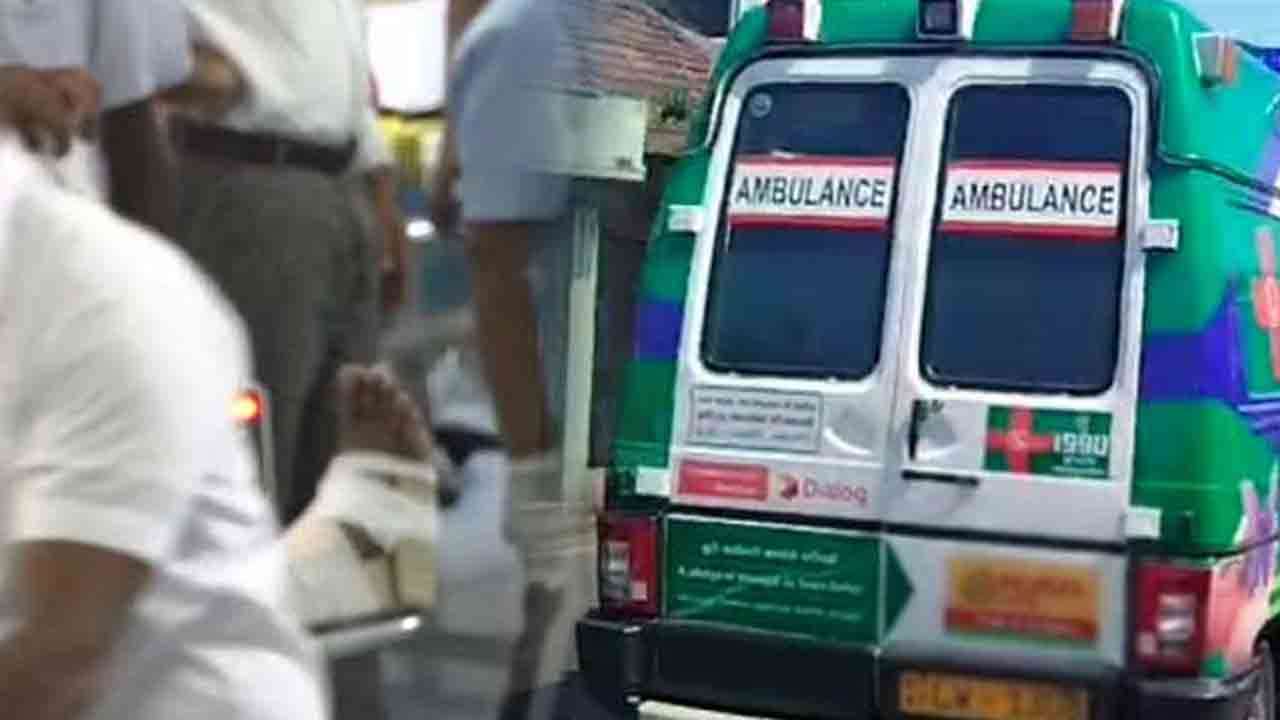 இராணுவப் பயிற்சியின் போது கைக்குண்டு வெடித்து  மூவர் காயம்!