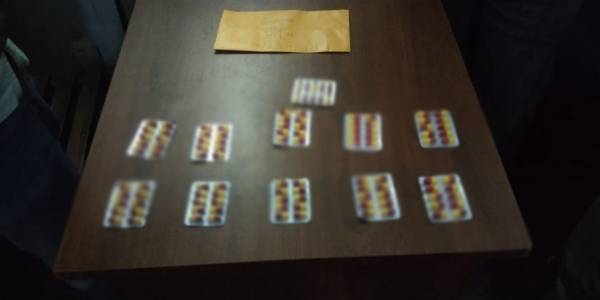 யாழில் போதை மாத்திரைகளுடன் இருவர் கைது!