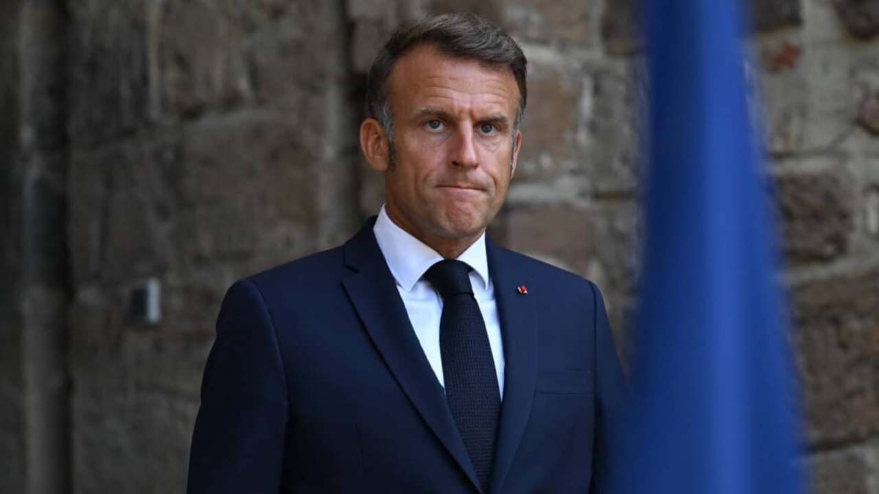 அடுத்த 48 மணி நேரத்திற்குள் பிரான்ஸுக்குப் புதிய பிரதமர்!