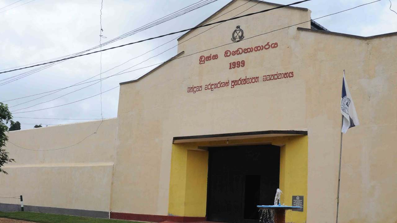 பூசா சிறைச்சாலையில் 29 மொபைல்கள் மீட்பு!