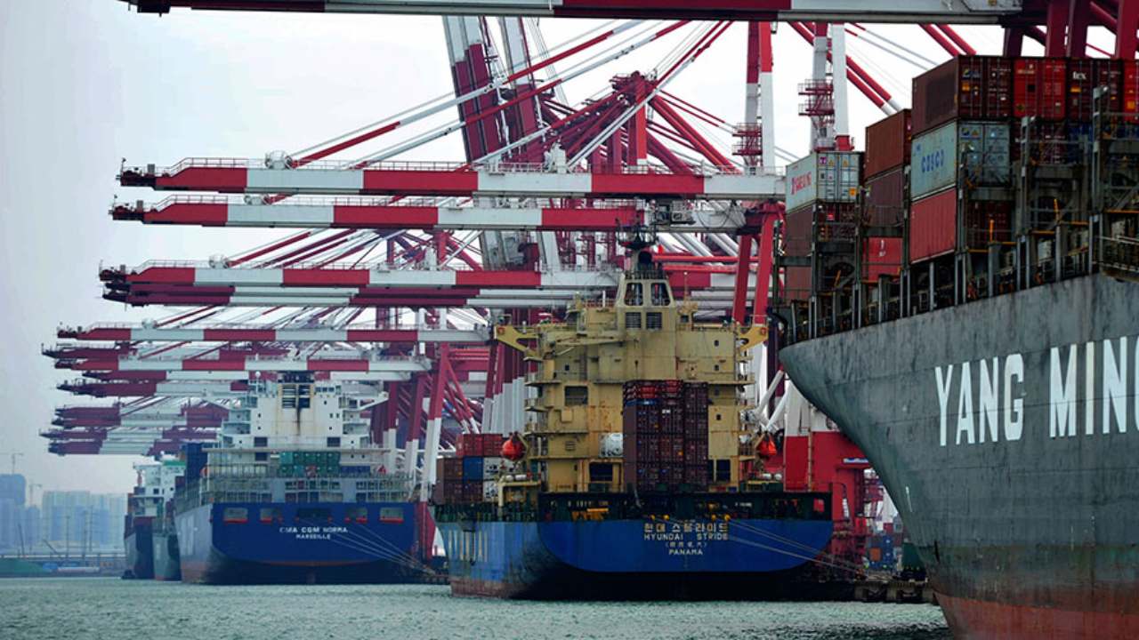 புதிய துறைமுக கட்டணங்கள்; மீண்டும் வெடித்த அமெரிக்கா – சீனா வர்த்தக பதற்றம்!