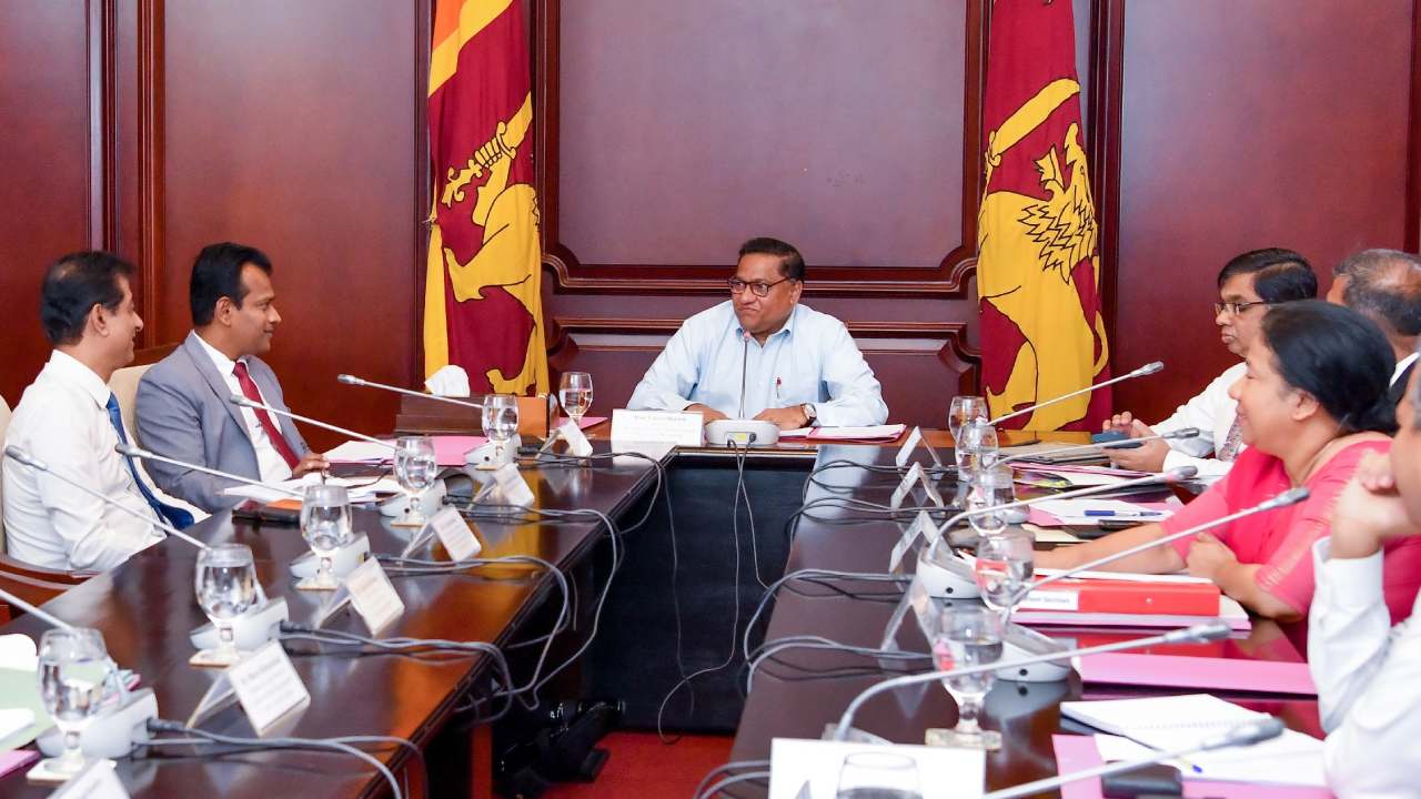 சுற்றுலாப் பயணிகளுக்கான வசதிகளை மேம்படுத்துவது தொடர்பில் விசேட அவதானம்!