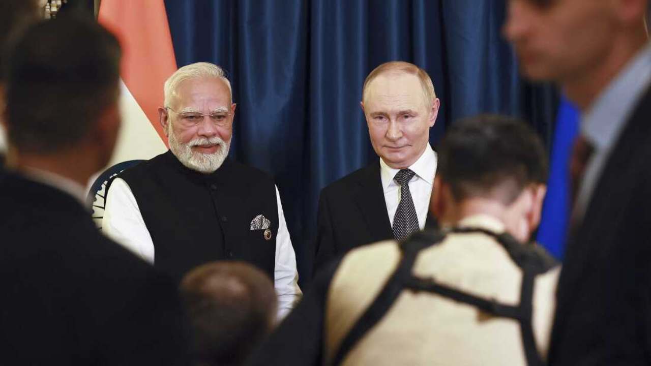 ரஷ்ய எண்ணெய் கொள்வனவை நிறுத்துகிறதா இந்தியா? – புது டெல்லியின் பதில்!