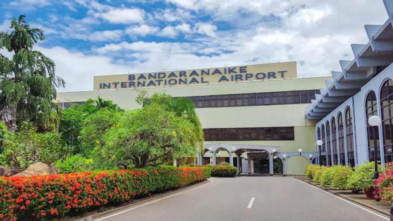 கட்டுநாயக்க விமான நிலையத்தை பயன்படுத்தும் பயணிகளுக்கு விசேட அறிவிப்பு!