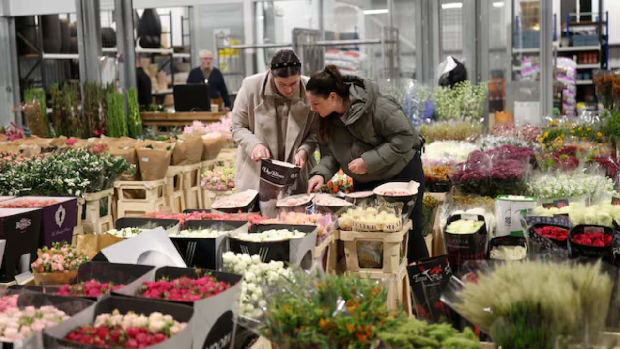  பிரித்தானிய சில்லறை விற்பனை மூன்று ஆண்டுகளில் இல்லாத அளவு உயர்வு!